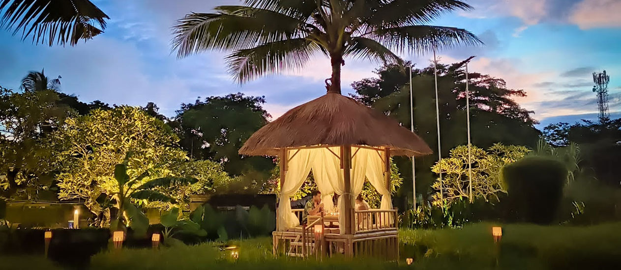 Vedika Candlelght Dinner with terraced rice paddies at Kamandalu Ubud, Bali - Ubud Picnic Lunch Experience